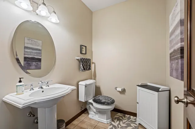 $975,900 | 3062 Hawk Ridge Trail, Suamico, WI 54313