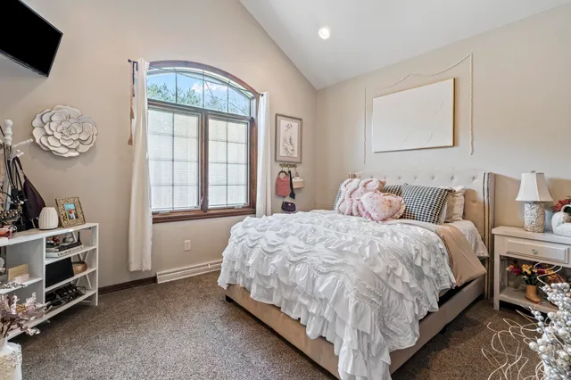 $975,900 | 3062 Hawk Ridge Trail, Suamico, WI 54313