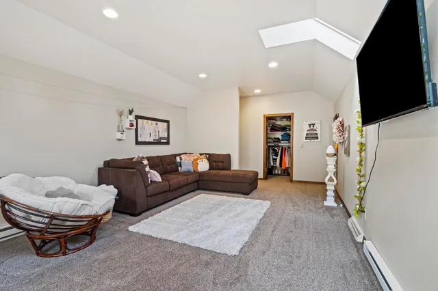 $975,900 | 3062 Hawk Ridge Trail, Suamico, WI 54313