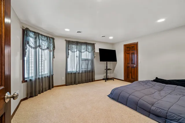 $975,900 | 3062 Hawk Ridge Trail, Suamico, WI 54313