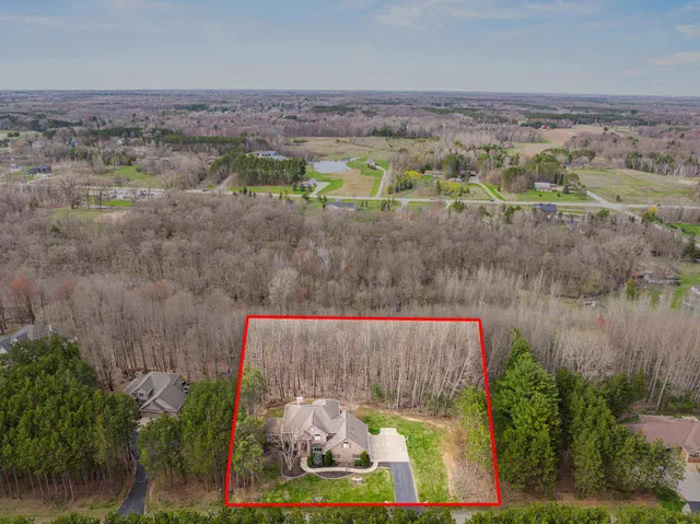 $975,900 | 3062 Hawk Ridge Trail, Suamico, WI 54313