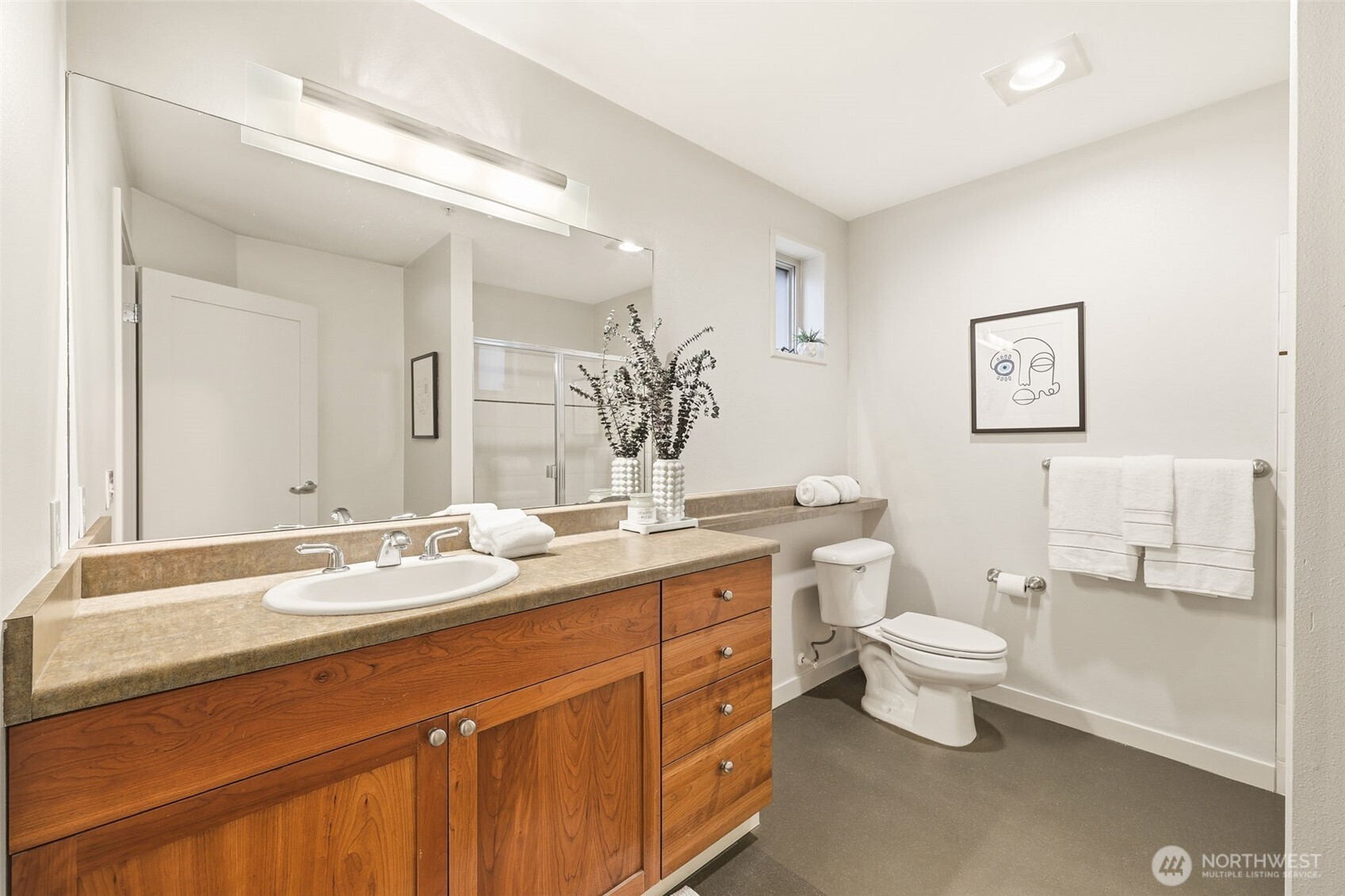 3671 Dayton Avenue North, Unit 2 Seattle, WA 98103 - Photo 15 of 30