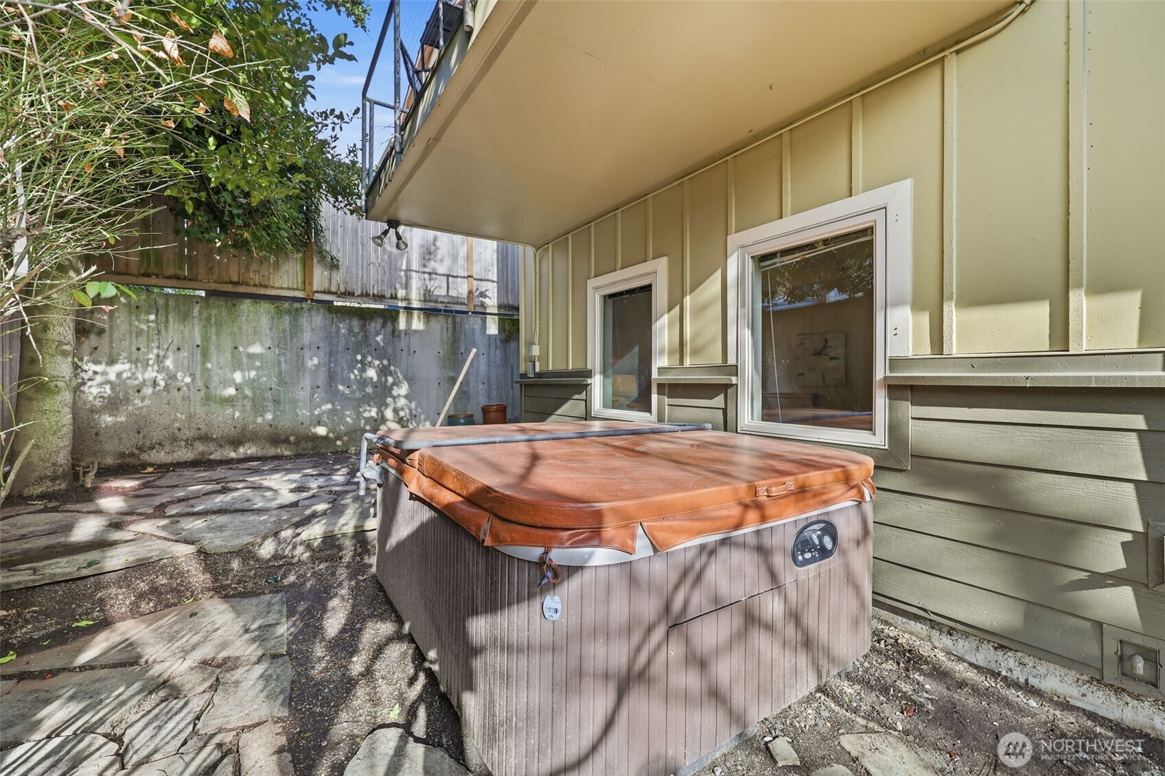 3671 Dayton Avenue North, Unit 2 Seattle, WA 98103 - Photo 23 of 30