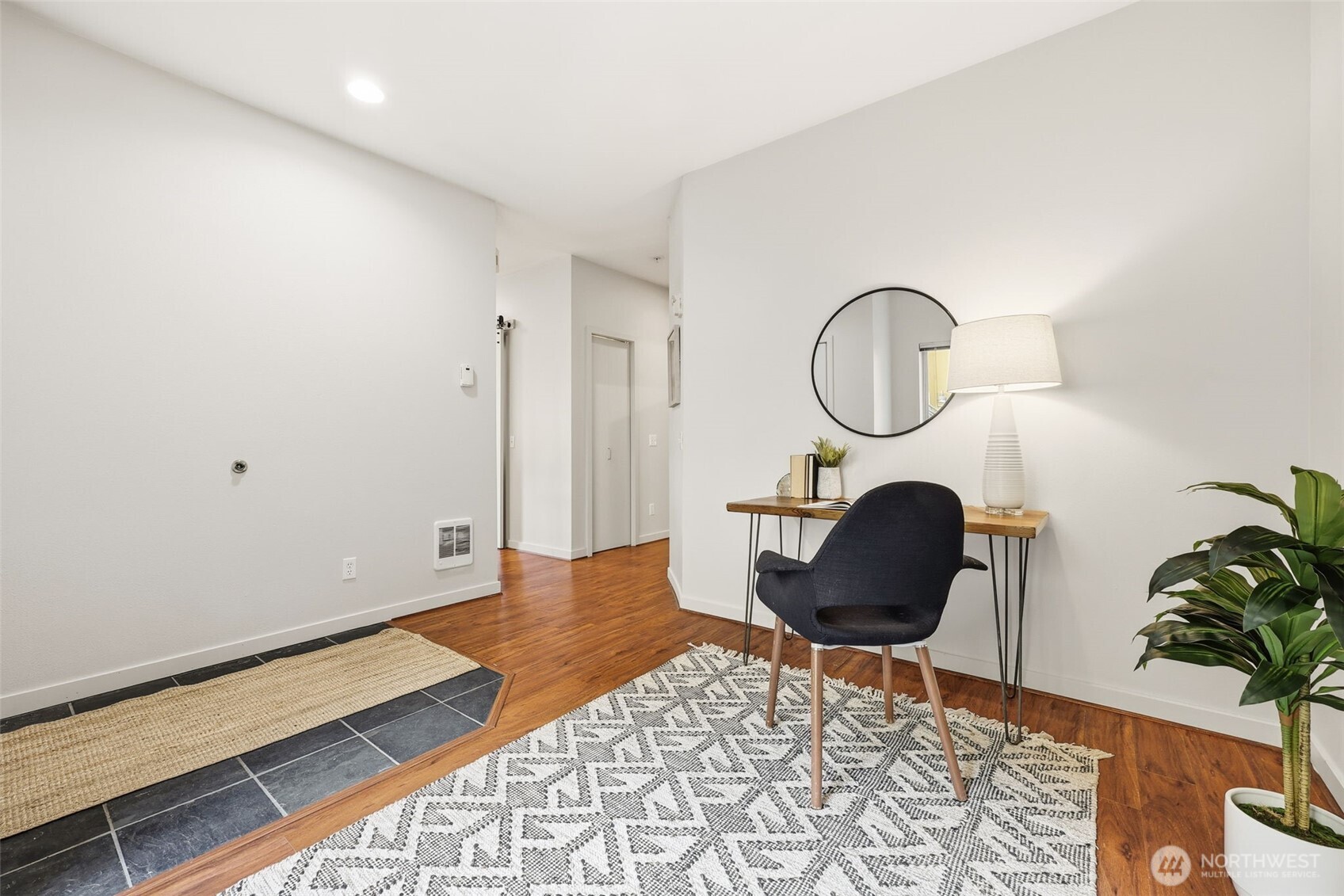 3671 Dayton Avenue North, Unit 2 Seattle, WA 98103 - Photo 3 of 30