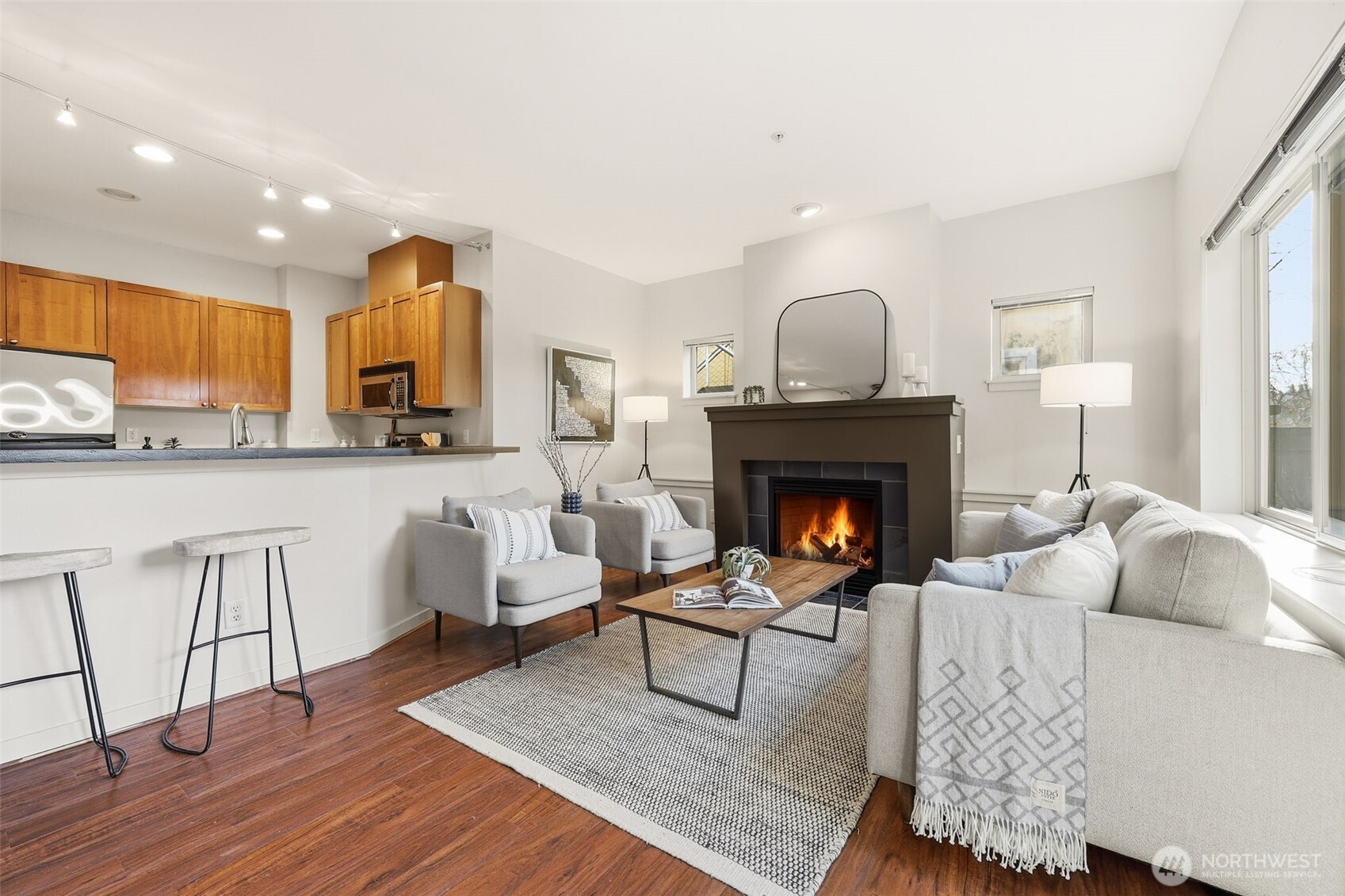 3671 Dayton Avenue North, Unit 2 Seattle, WA 98103 - Photo 6 of 30