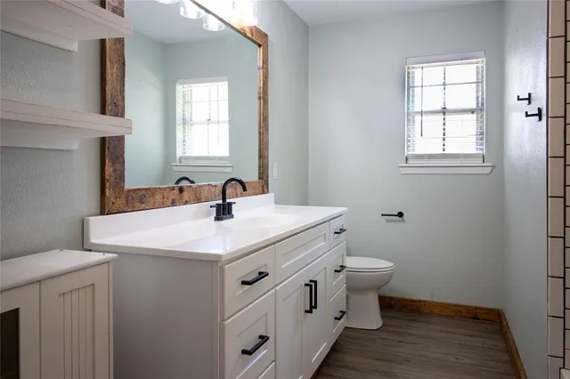 $584,999 | 492 County Road 1107, Maud, TX 75567