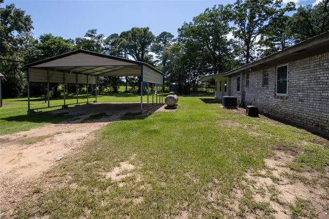 $584,999 | 492 County Road 1107, Maud, TX 75567