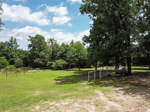 $584,999 | 492 County Road 1107, Maud, TX 75567
