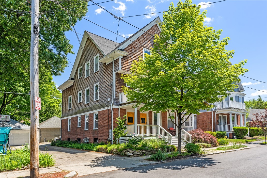 19 Sarah Street Providence, RI 02906 - Photo 3 of 33