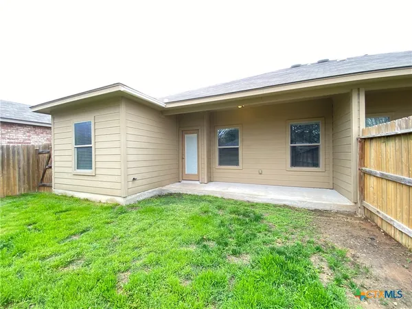 $1,795 | 1203 Old Farm To Market Road 306, New Braunfels, TX 78130