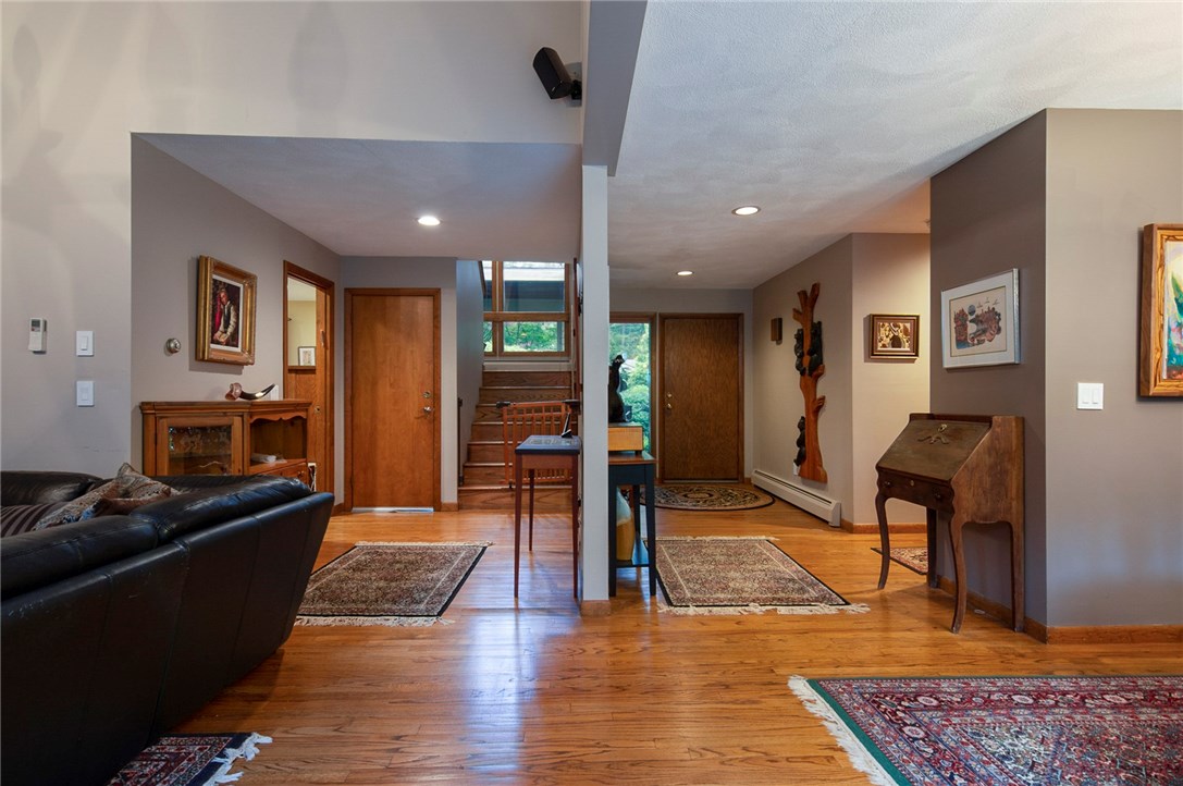 1180 High Hawk Road East Greenwich, RI 02818 - Photo 8 of 40 Gallery Image 8