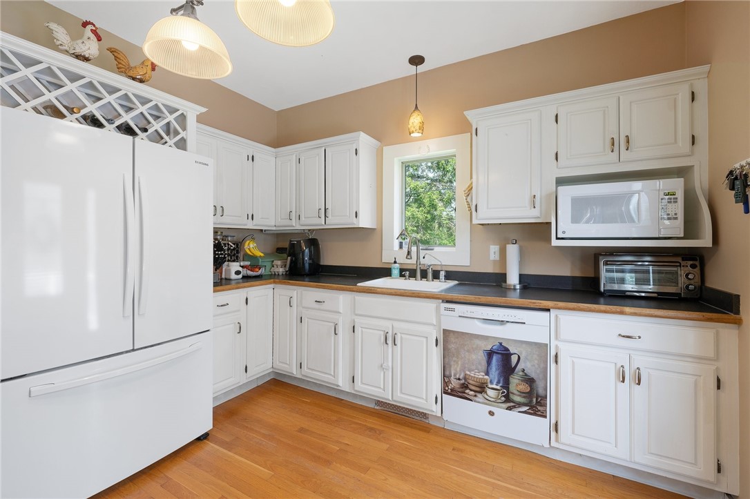1355 Chopmist Hill Road Scituate, RI 02857 - Photo 9 of 48 Kitchen