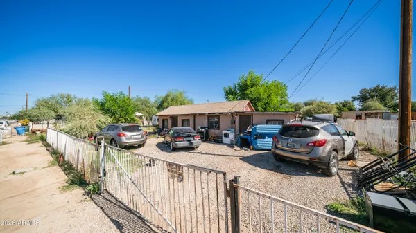 $930,000 | 5437 South 4th Street, Phoenix, AZ 85040
