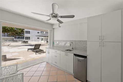 $199,000 | 4925 Collins Avenue, Unit CU2, Miami Beach, FL 33140