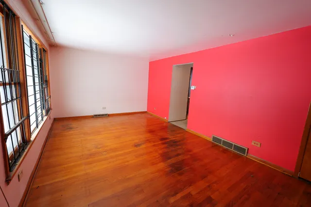 $129,900 | 9006 South Wallace Street, Chicago, IL 60620