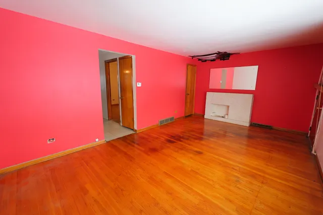 $129,900 | 9006 South Wallace Street, Chicago, IL 60620