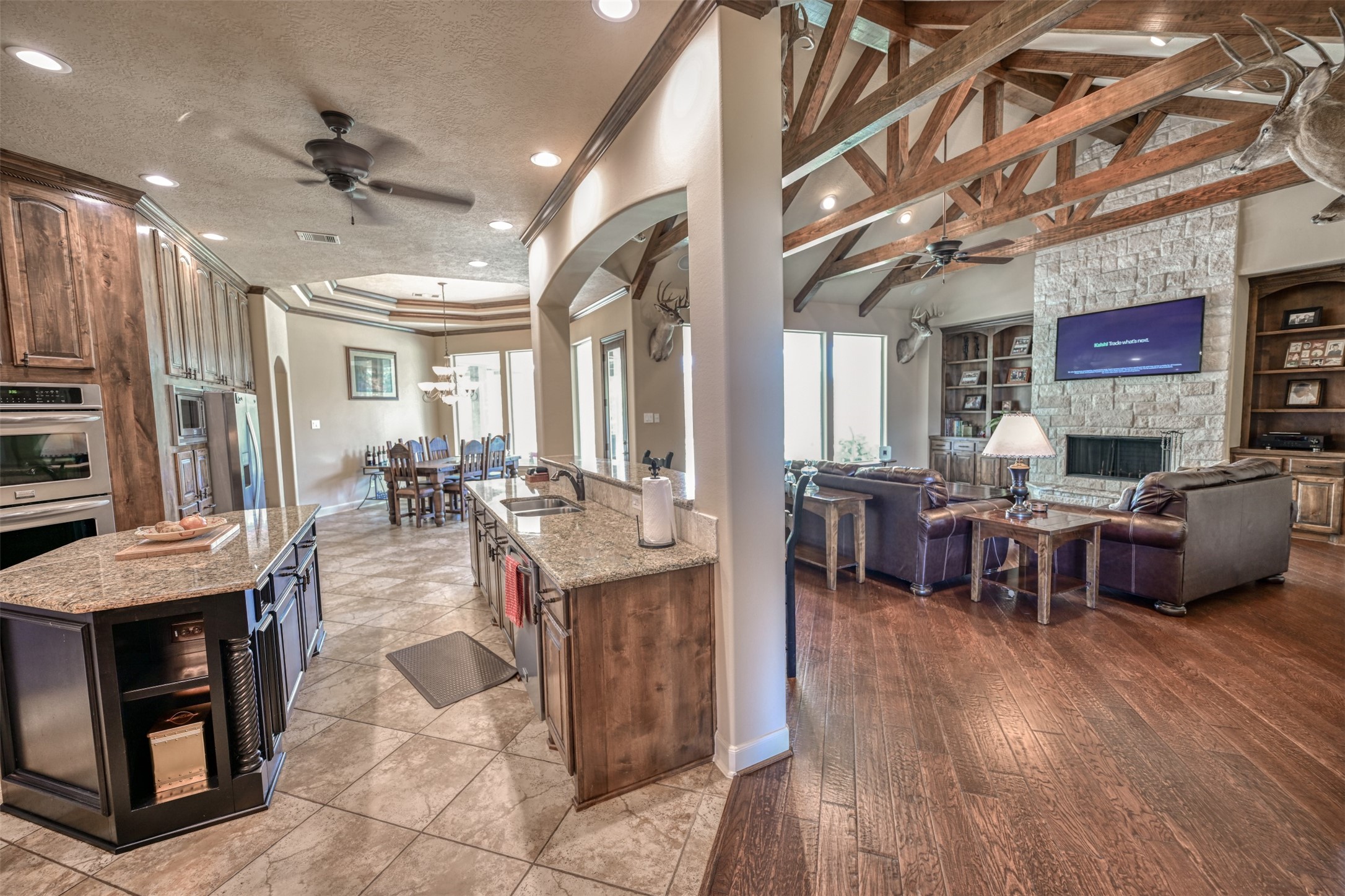 194 Zettel Road New Ulm, TX 78950 - Photo 9 of 29 Gallery Image 9