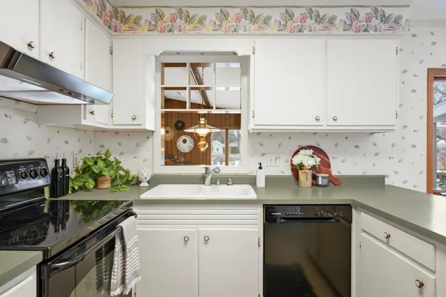 $450,000 | 2217 Westbrook Lane, Madison, WI 53711