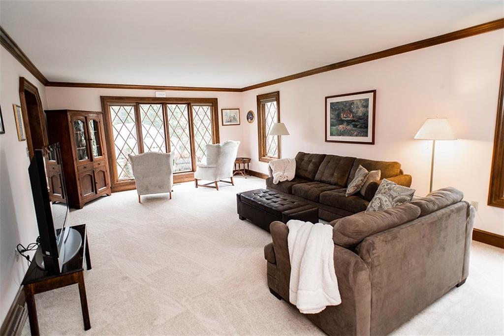 735 White Farm Road Indiana, PA 15701 - Photo 6 of 25 Living Room