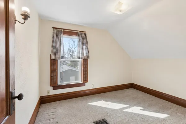 $184,900 | 2808 Farnam Street, Davenport, IA 52803