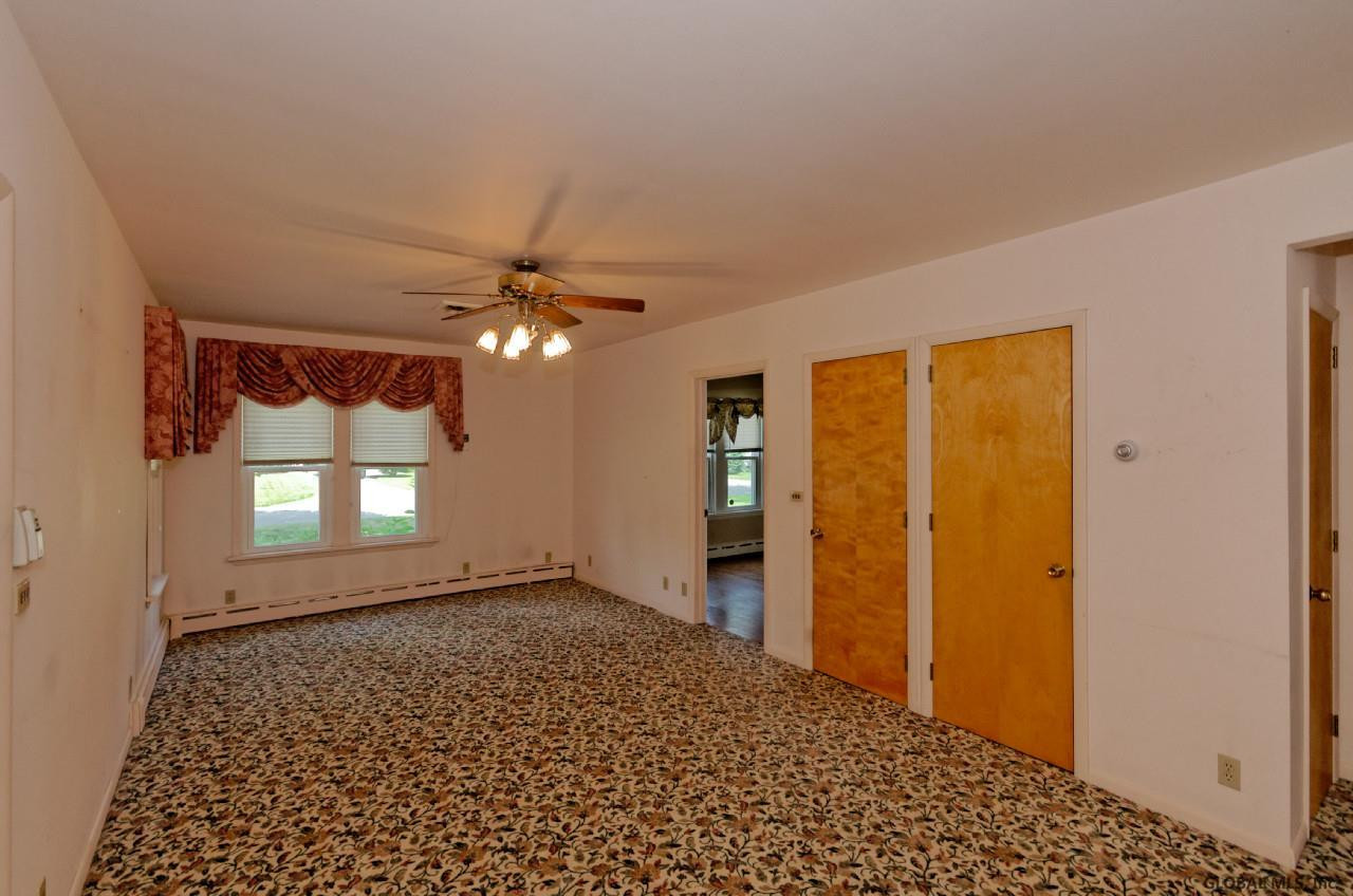 2918 Windermere Road Schenectady, NY 12304 - Photo 12 of 25 Photo 12