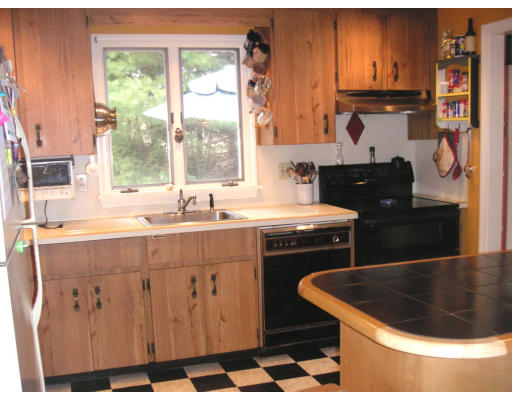 43 Trayer Road Canton, MA 02021 - Photo 4 of 18 Gallery Image 4