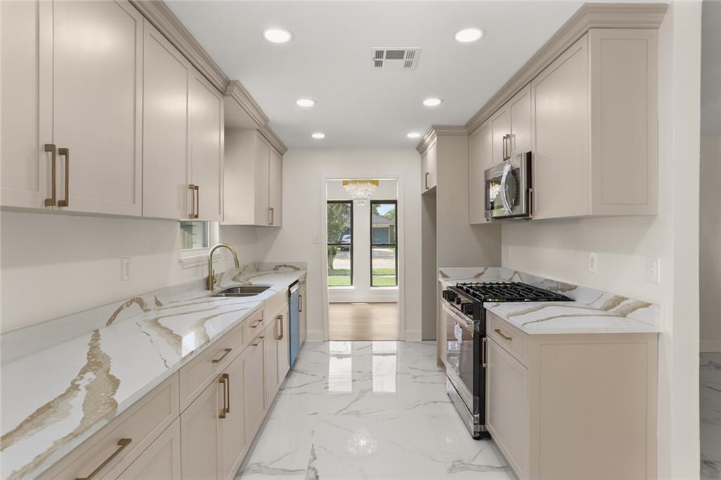 4056 Post Drive Harvey, LA 70058 - Photo 10 of 23