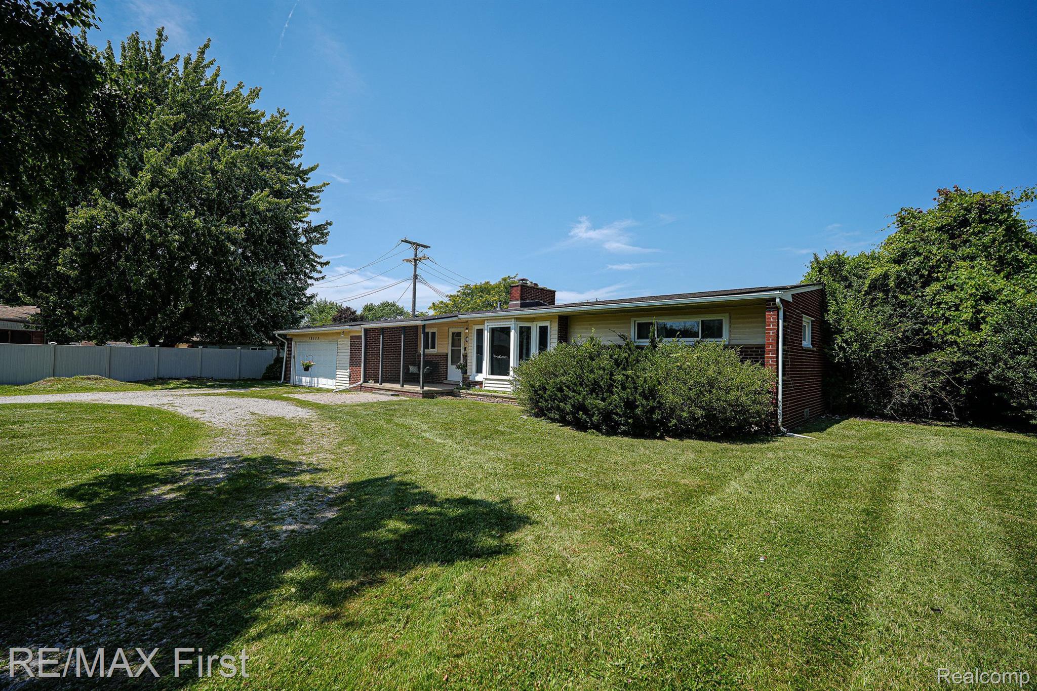 18173 15 Mile Road Clinton Township, MI 48035 - Photo 4 of 30 Gallery Image 4