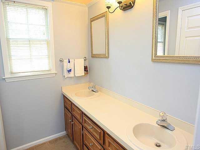 7320 Glendower Road Raleigh, NC 27613 - Photo 9 of 12