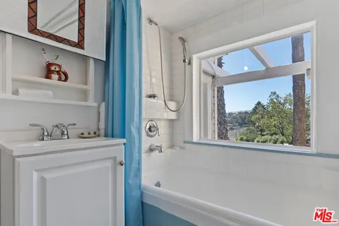 $3,100,000 | 207 Ocean Ave Extension, Santa Monica, CA 90402