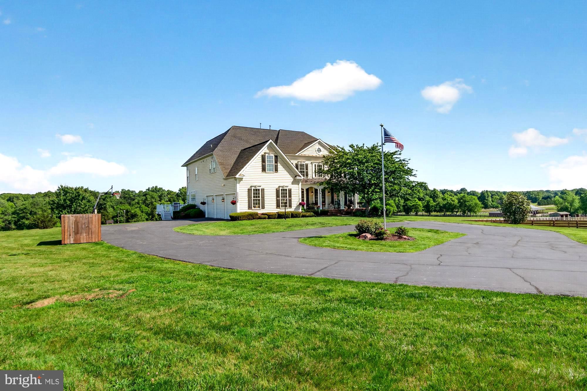 15512 Mount Nebo Road Poolesville, MD 20837 - Photo 6 of 125 Circular driveway...perfect for the big family....
