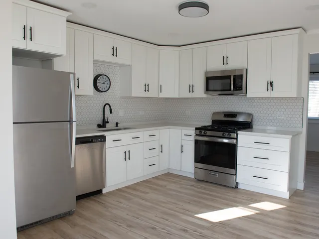 $2,200 | 2203 Sigwalt Street, Rolling Meadows, IL 60008