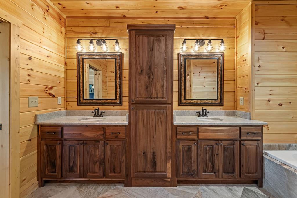 460 Wikle Drive Ellijay, GA 30540 - Photo 29 of 81 Primary Bath