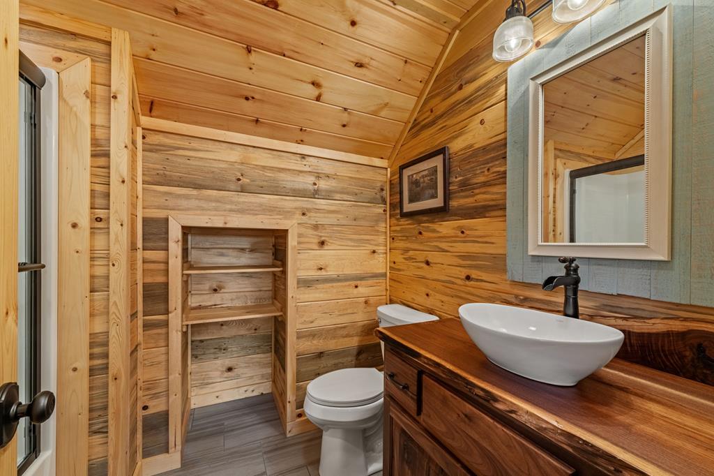 460 Wikle Drive Ellijay, GA 30540 - Photo 37 of 81 Guest suite on upper level