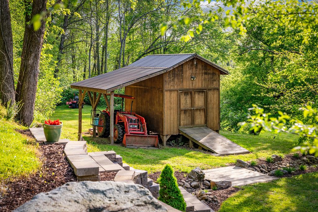 460 Wikle Drive Ellijay, GA 30540 - Photo 55 of 81 Full wrap around porch on main level