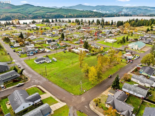 $1,150,000 | 287 East 3rd Street, Lowell, OR 97452