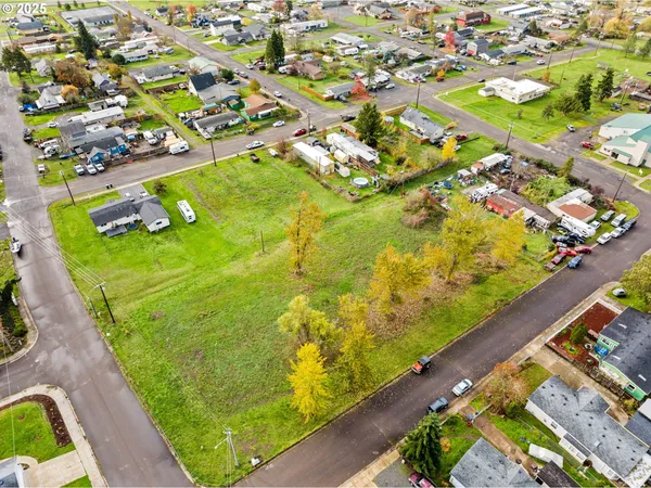 $1,150,000 | 287 East 3rd Street, Lowell, OR 97452