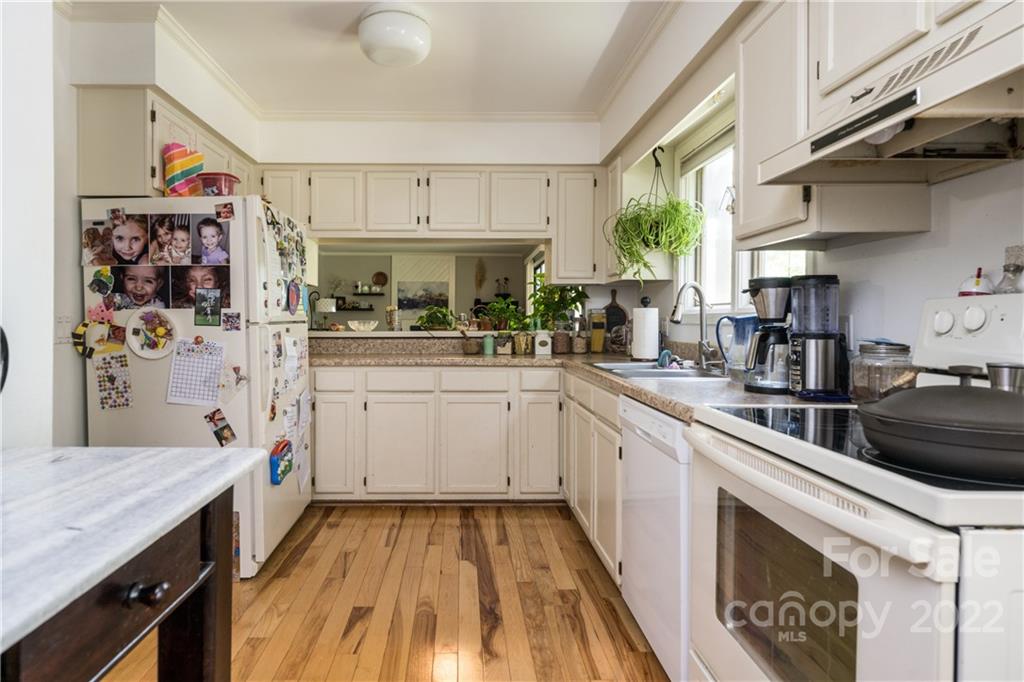 201 Racquet Club Road, Unit 25 Asheville, NC 28803 - Photo 11 of 25 Gallery Image 11