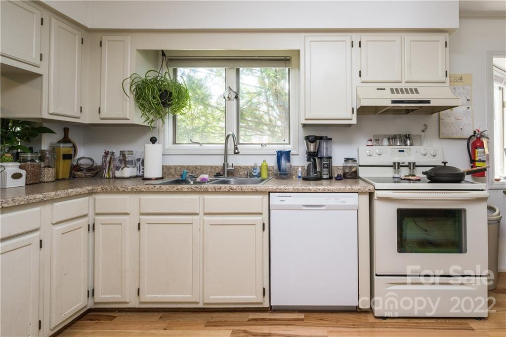 201 Racquet Club Road, Unit 25 Asheville, NC 28803 - Photo 12 of 25 Gallery Image 12