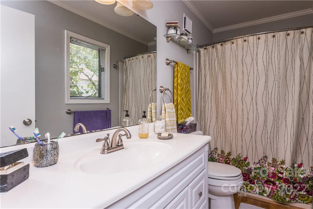 201 Racquet Club Road, Unit 25 Asheville, NC 28803 - Photo 15 of 25 Gallery Image 15