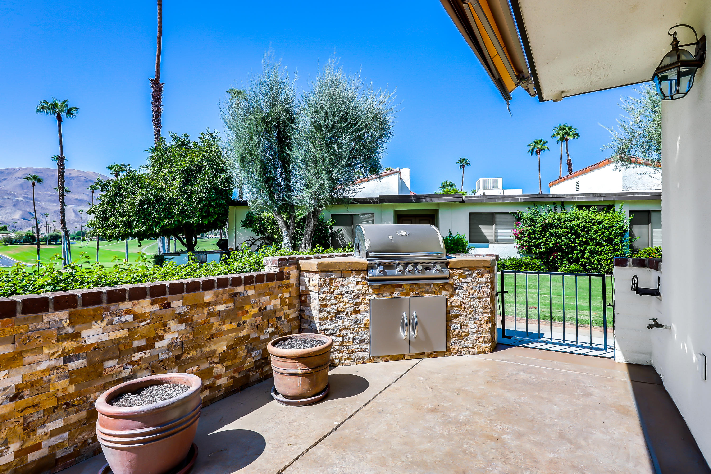 9 Leon Way Rancho Mirage, CA 92270 - Photo 2 of 29 LeonWay9#22