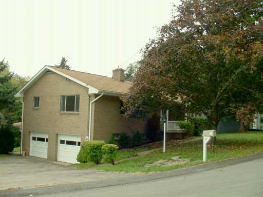 111 Pear Orchard Road Coraopolis, PA 15108 - Photo 7 of 8