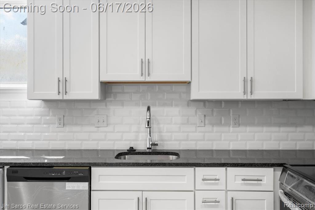 4735 Rohns Street, Unit 2A Detroit, MI 48214 - Photo 7 of 14