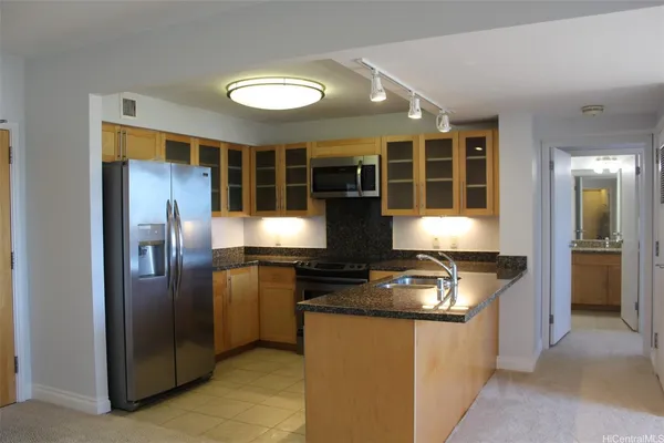 $3,590 | 600 Queen Street, Unit 3607, Honolulu, HI 96813