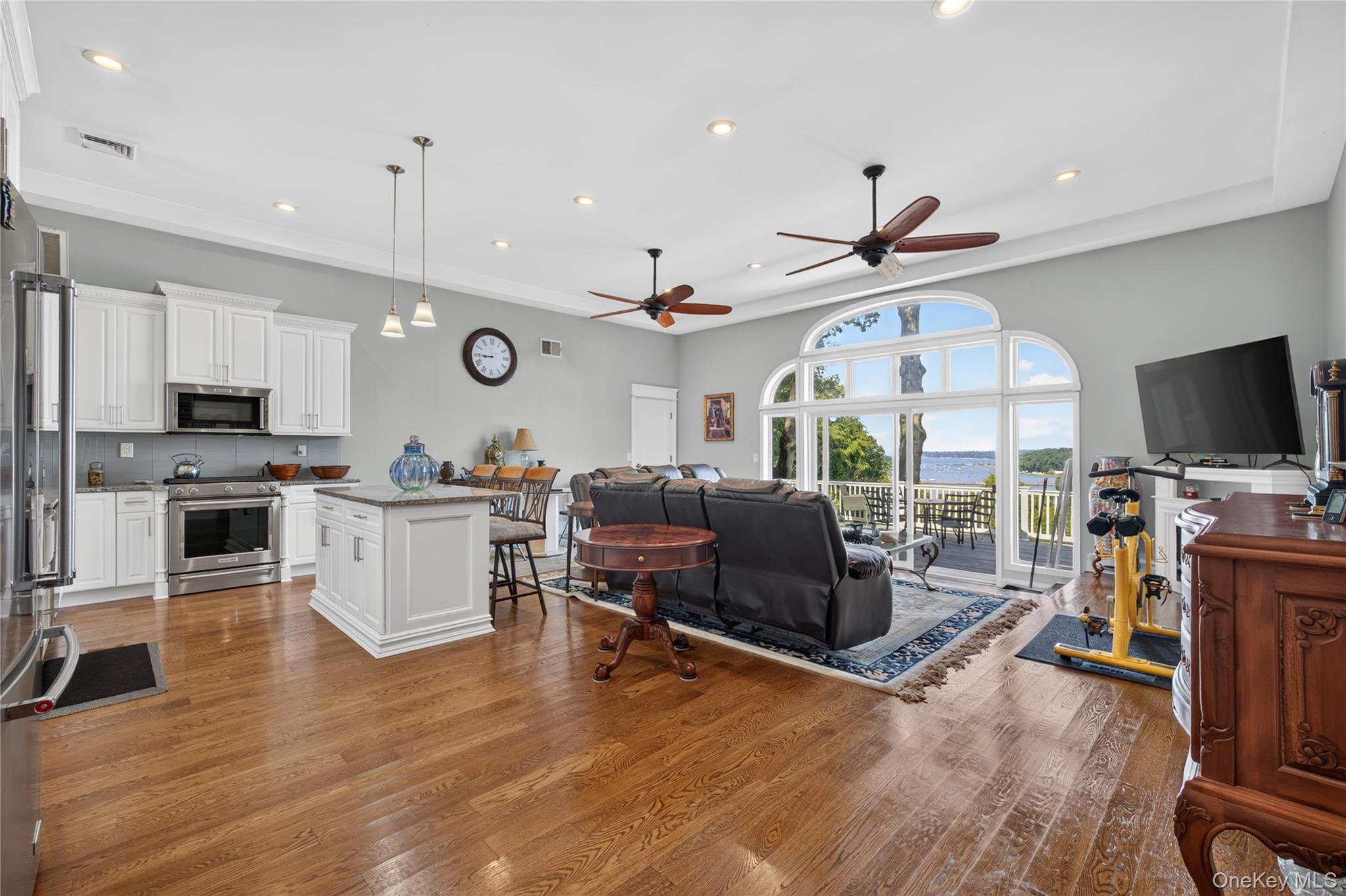 2 Centershore Road South Centerport, NY 11721 - Photo 21 of 42 Gallery Image 21