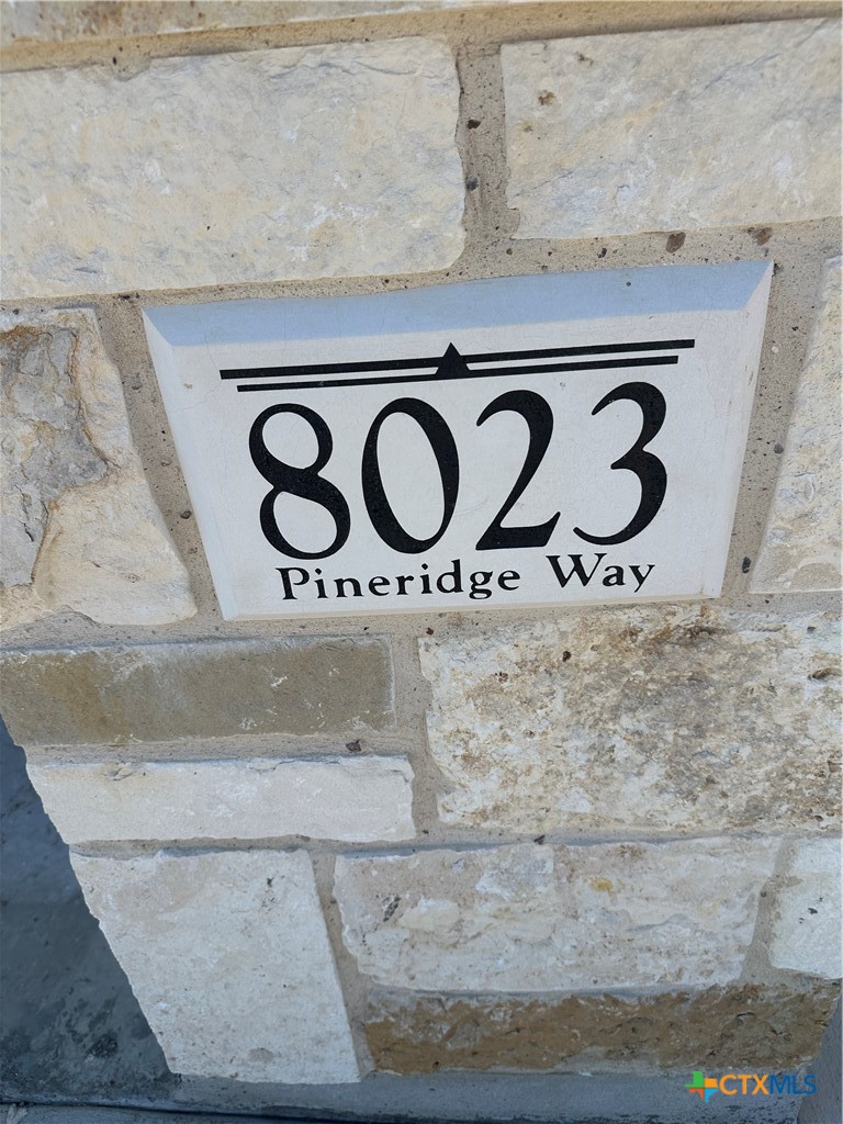 8023 Pineridge Way Temple, TX 76502 - Photo 4 of 28 a close up of a street sign