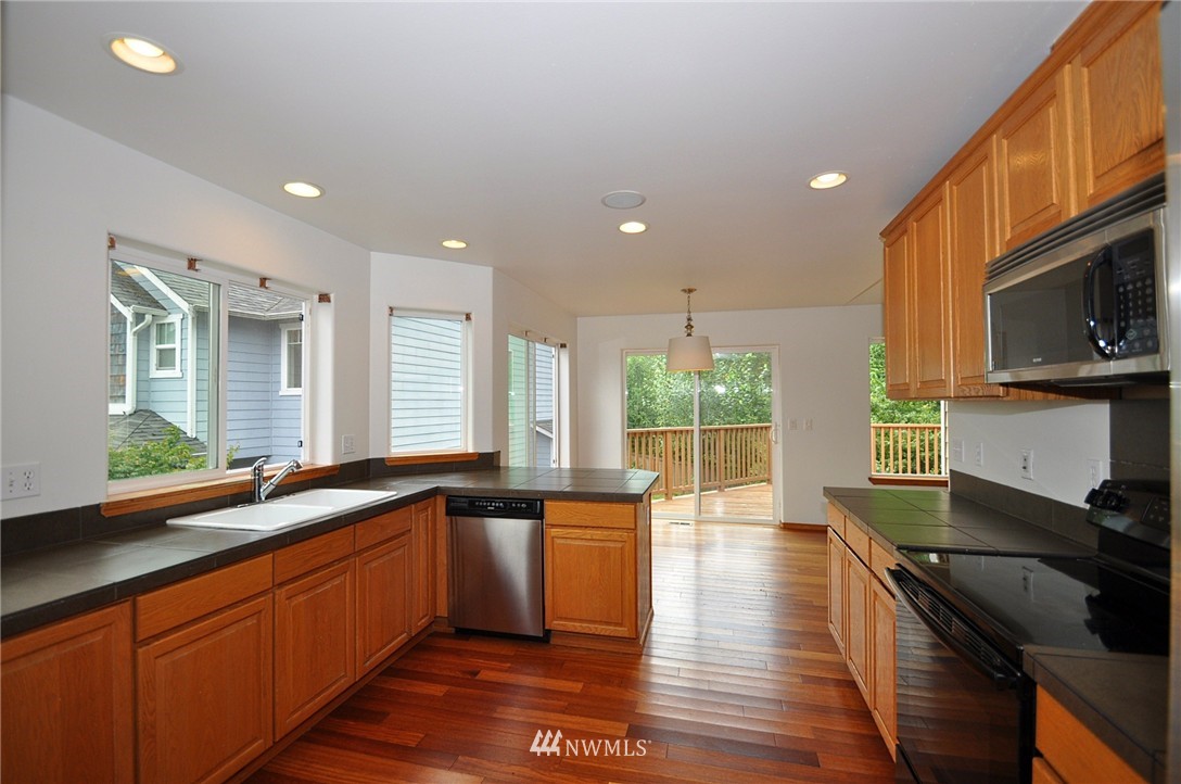 15329 Sunset Road Bothell, WA 98012 - Photo 7 of 25