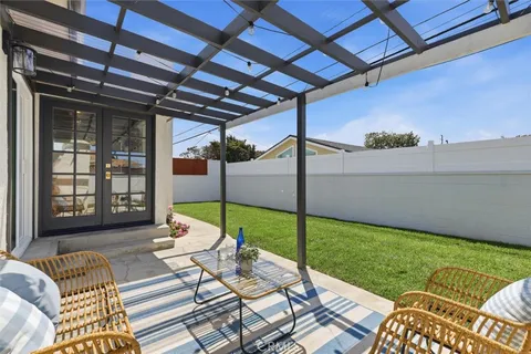 $1,649,000 | 2720 Spreckels Lane, Redondo Beach, CA 90278