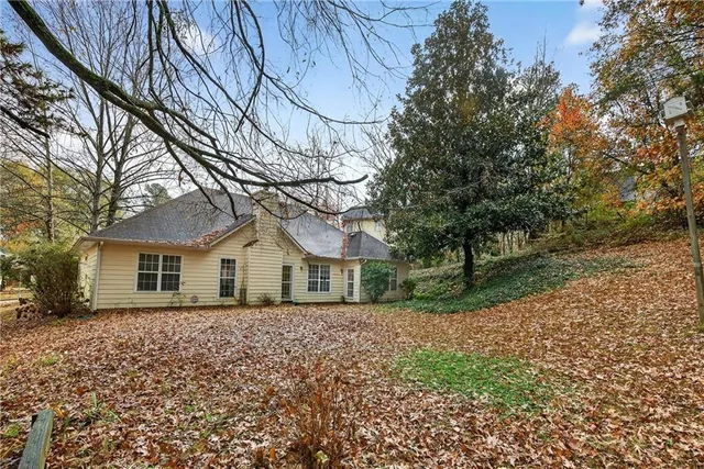 front view of house with a yard