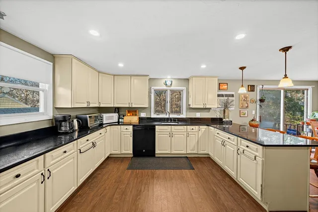 $699,900 | 17 Wright Street, Woburn, MA 01801